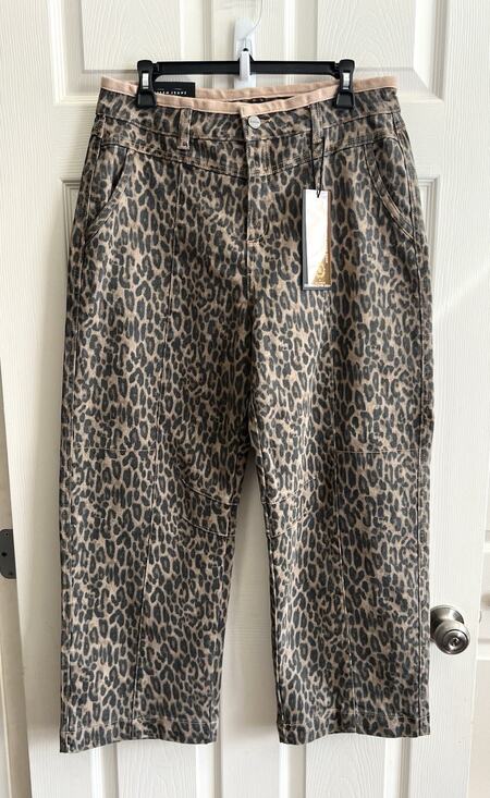 RISEN Denim - RISEN Women's Leopard Print Wide Leg Barrel High-Waist Denim Jeans Sz 9/29 NWT